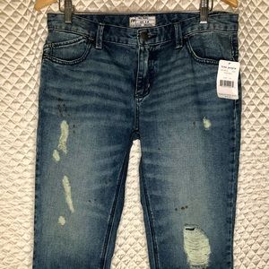 NWT Free People Distressed Jeans Size 28 Kiss Wash Style 61855-16515125 Cropped